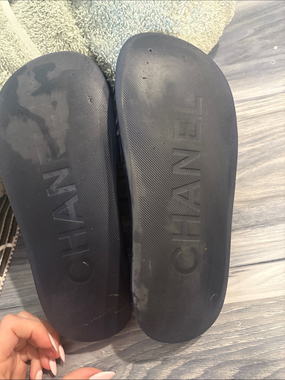 CHANEL Black Slide Sandals with Gold CC Logo - Picture 2 of 3